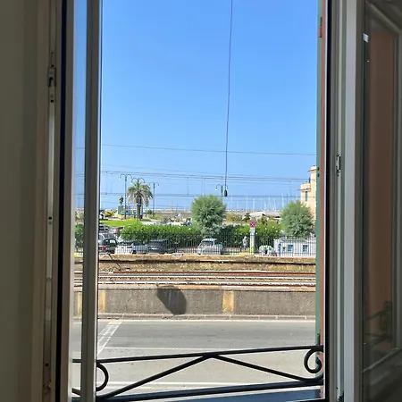 Fralomar لافانيا